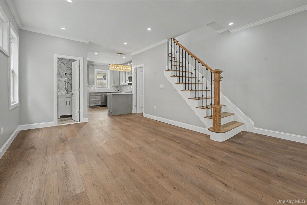 9431 239th Street, Floral Park, NY 11001 — photo 4