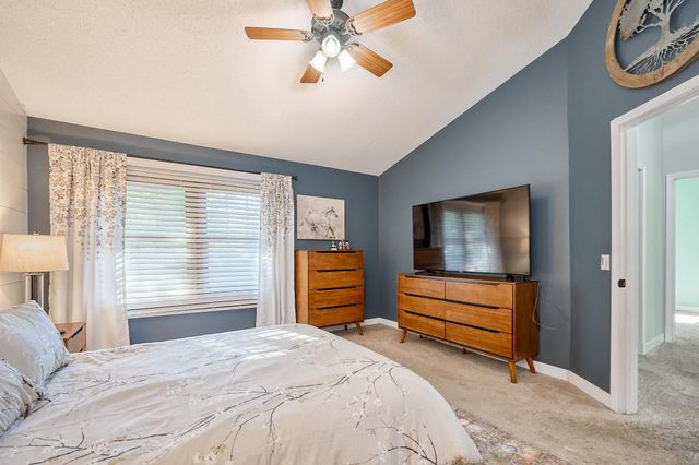 2327 Grange Avenue N, Oakdale, MN 55128