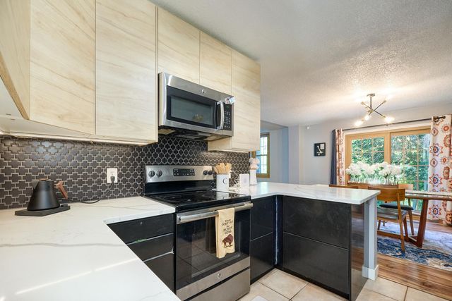2327 Grange Avenue N, Oakdale, MN 55128