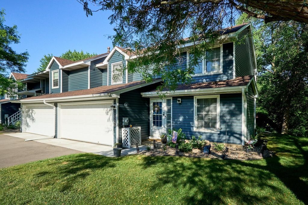 2327 Grange Avenue N, Oakdale, MN 55128