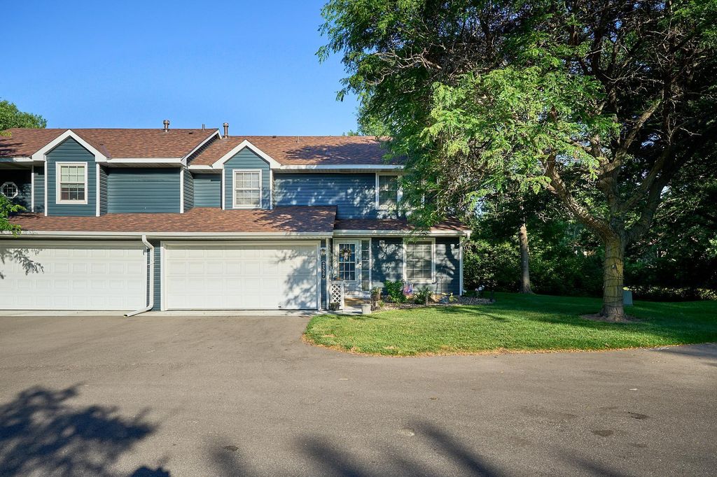 2327 Grange Avenue N, Oakdale, MN 55128 — photo 2