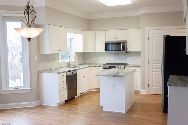 6 Channel LN, Hampton, VA 23664