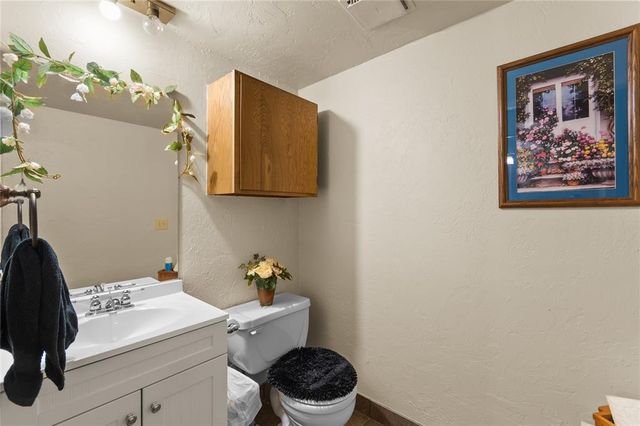 5912 W Hefner Road 5, Oklahoma City, OK 73162