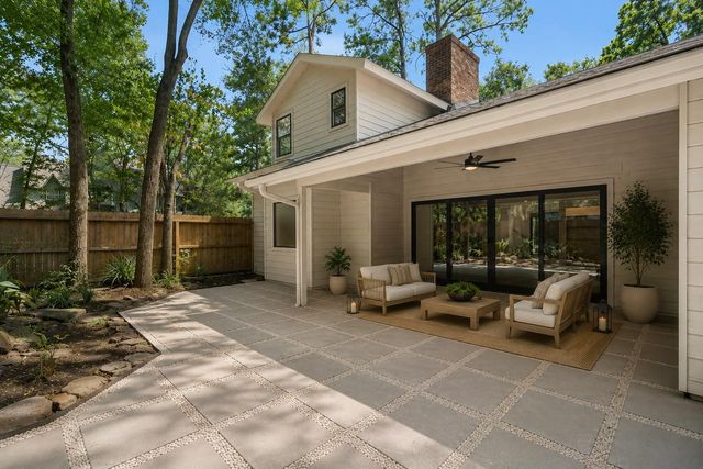 2 Crescent Falls Court, The Woodlands, TX 77381