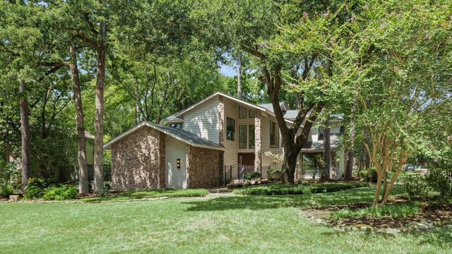 2 Crescent Falls Court, The Woodlands, TX 77381