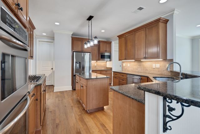 4313 MOUNT GILLESPIE DR, Lakeland, TN 38002