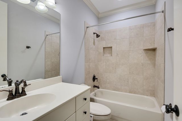 4313 MOUNT GILLESPIE DR, Lakeland, TN 38002