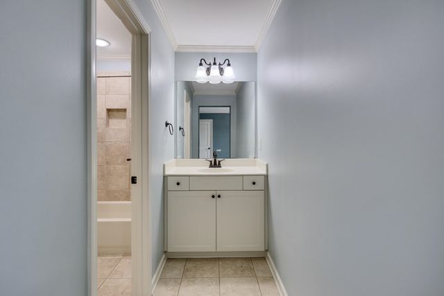 4313 MOUNT GILLESPIE DR, Lakeland, TN 38002