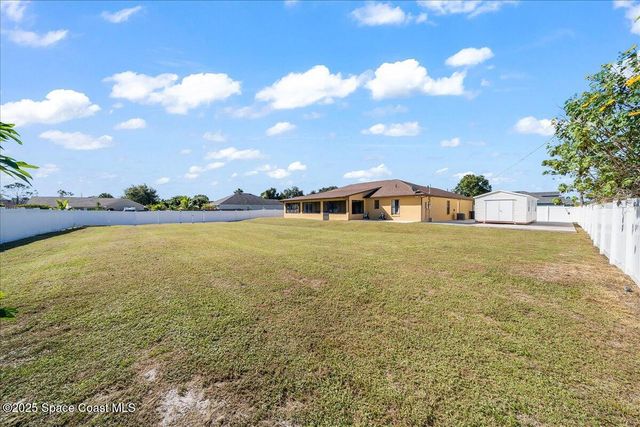 451 Alesio Avenue SE, Palm Bay, FL 32909