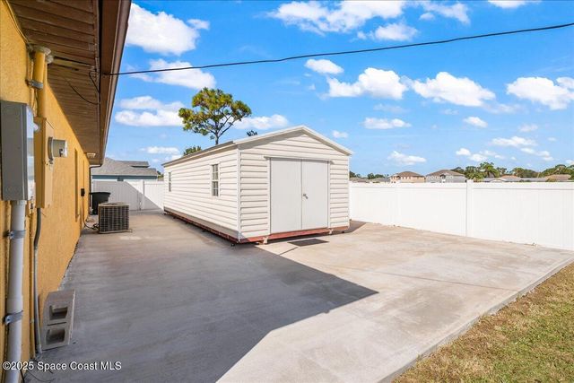 451 Alesio Avenue SE, Palm Bay, FL 32909