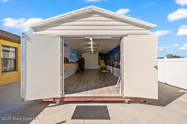 451 Alesio Avenue SE, Palm Bay, FL 32909