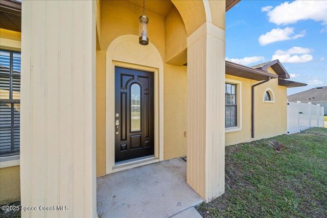 451 Alesio Avenue SE, Palm Bay, FL 32909