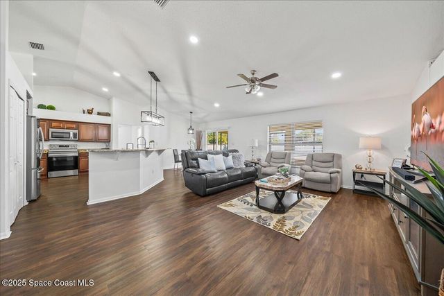 451 Alesio Avenue SE, Palm Bay, FL 32909