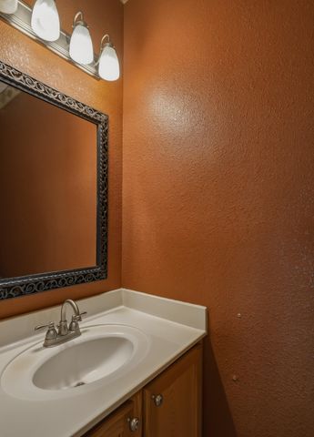 7335 Wild Olive Avenue NE, Albuquerque, NM 87113