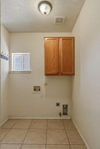 7335 Wild Olive Avenue NE, Albuquerque, NM 87113