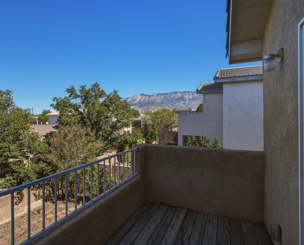 7335 Wild Olive Avenue NE, Albuquerque, NM 87113
