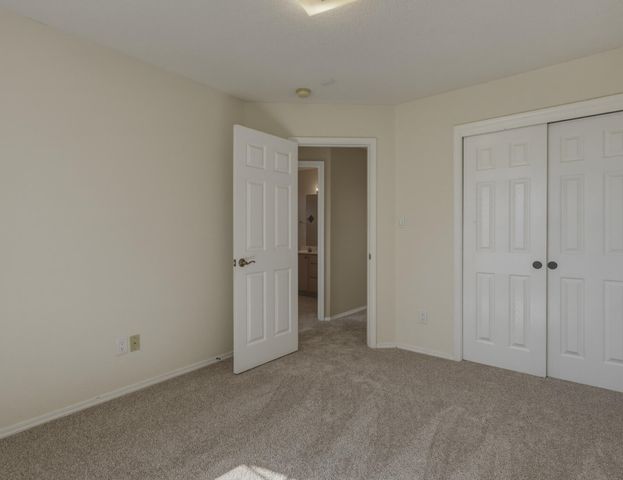 7335 Wild Olive Avenue NE, Albuquerque, NM 87113