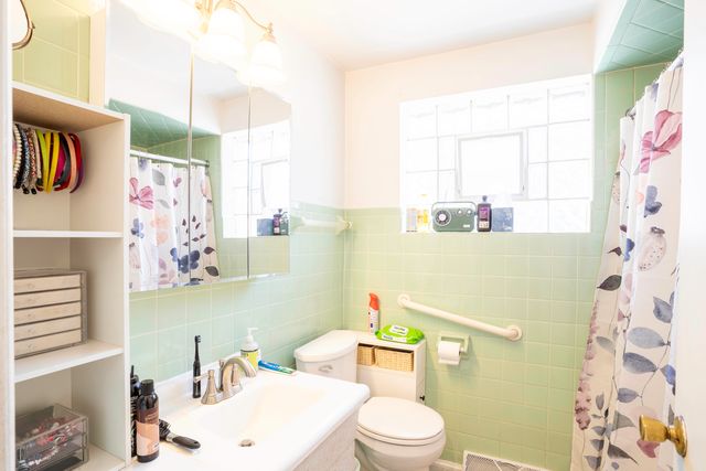 6040 W 59th Street, Chicago, IL 60638