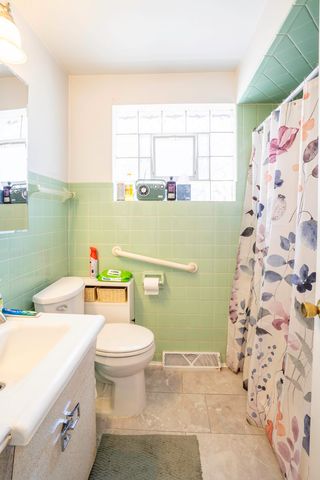 6040 W 59th Street, Chicago, IL 60638