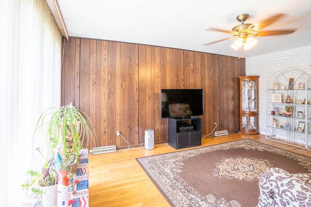 6040 W 59th Street, Chicago, IL 60638
