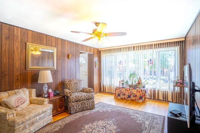 6040 W 59th Street, Chicago, IL 60638