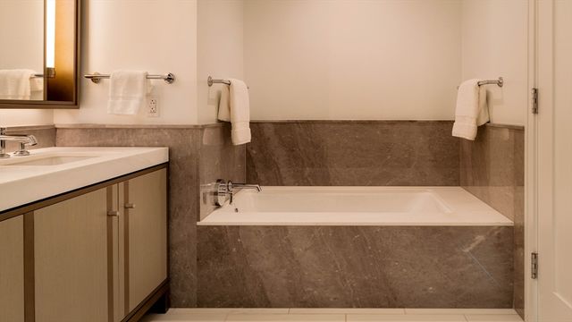 370-380 Harrison Avenue PH2G, Boston, MA 02118