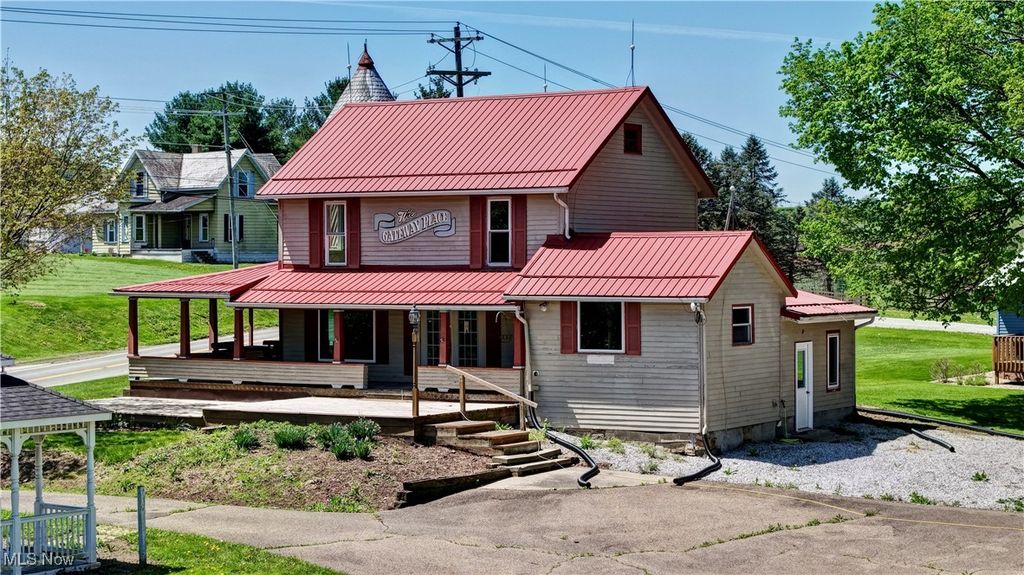 14875 Navarre Road SW, Wilmot, OH 44689