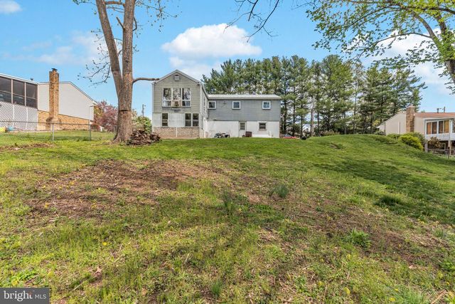 832 STONEY CREEK DR, Dauphin, PA 17018