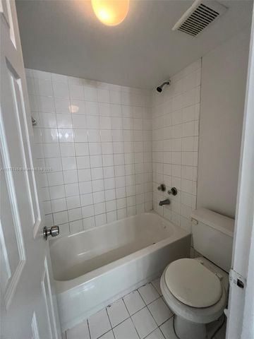 2451 NW 56th Ave 1-204, Lauderhill, FL 33313