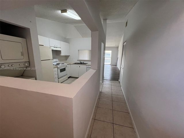 2451 NW 56th Ave 1-204, Lauderhill, FL 33313