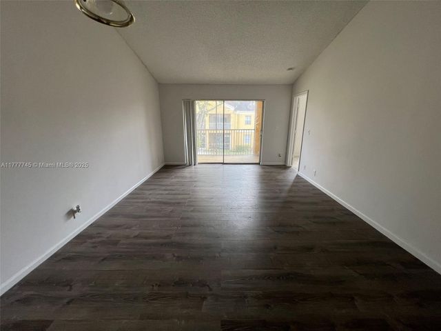 2451 NW 56th Ave 1-204, Lauderhill, FL 33313