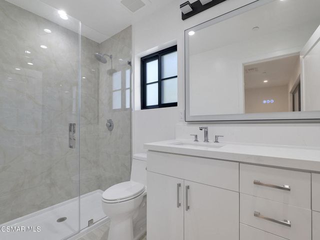 3190 Los Robles Road Unit B, Thousand Oaks, CA 91362