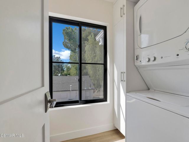 3190 Los Robles Road Unit B, Thousand Oaks, CA 91362