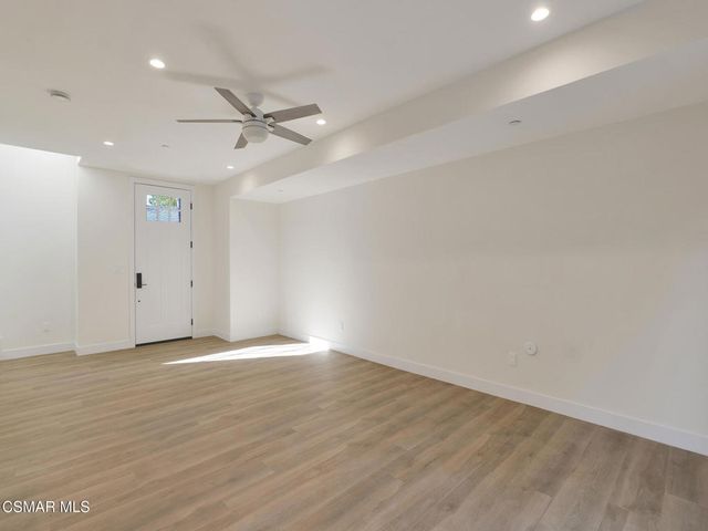 3190 Los Robles Road Unit B, Thousand Oaks, CA 91362