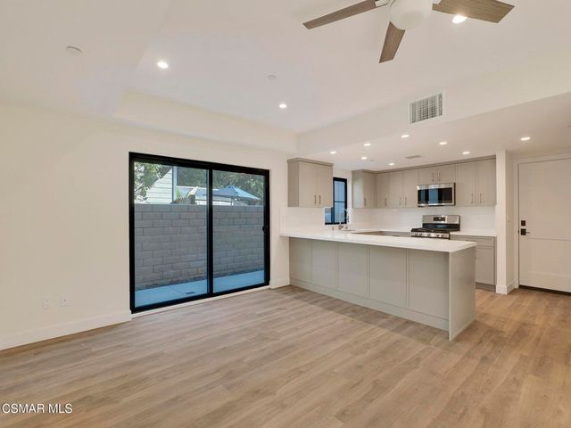 3190 Los Robles Road Unit B, Thousand Oaks, CA 91362
