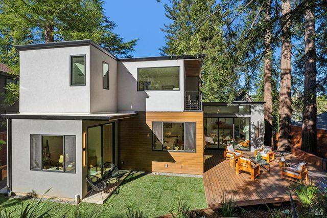 93 Magnolia Ave, Larkspur, CA 94939