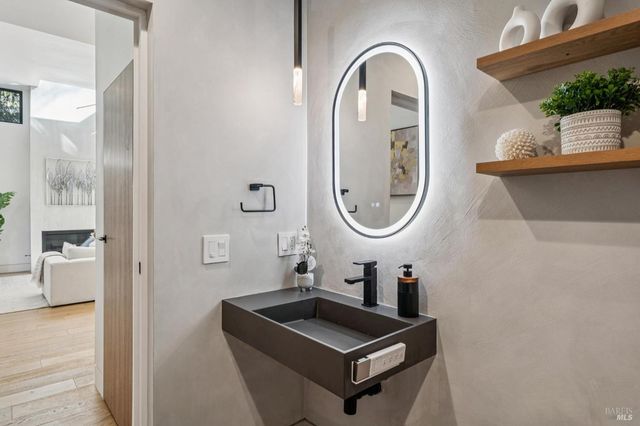 93 Magnolia Ave, Larkspur, CA 94939