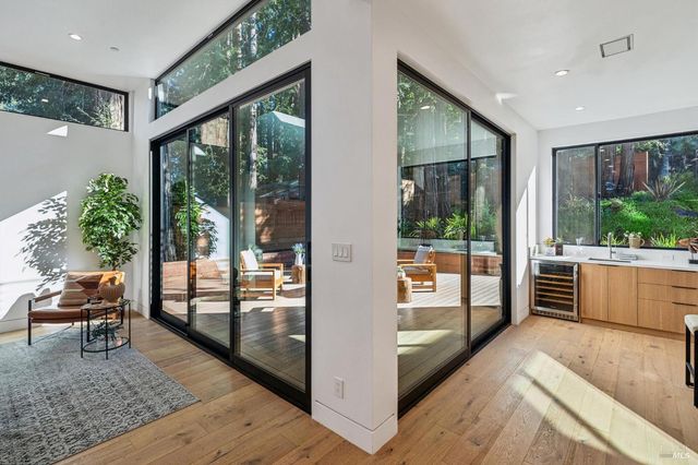 93 Magnolia Ave, Larkspur, CA 94939