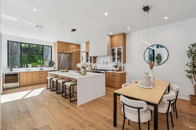 93 Magnolia Ave, Larkspur, CA 94939