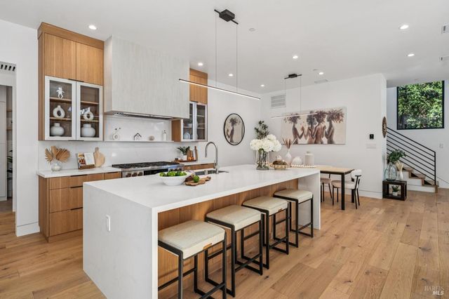 93 Magnolia Ave, Larkspur, CA 94939