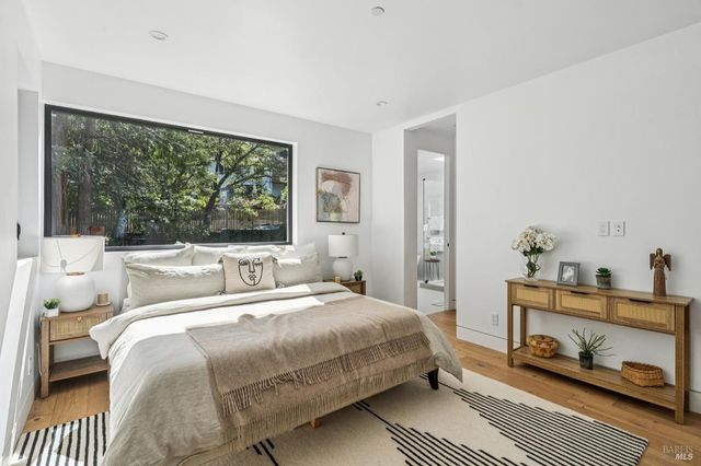 93 Magnolia Ave, Larkspur, CA 94939