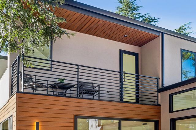 93 Magnolia Ave, Larkspur, CA 94939