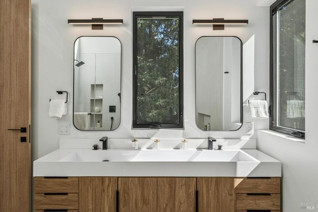 93 Magnolia Ave, Larkspur, CA 94939