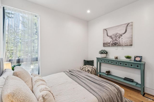 93 Magnolia Ave, Larkspur, CA 94939