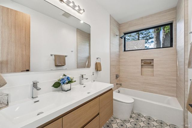 93 Magnolia Ave, Larkspur, CA 94939