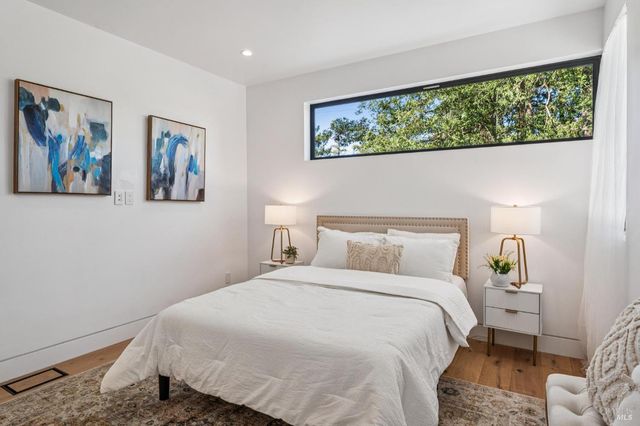 93 Magnolia Ave, Larkspur, CA 94939