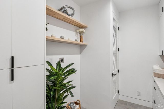 93 Magnolia Ave, Larkspur, CA 94939