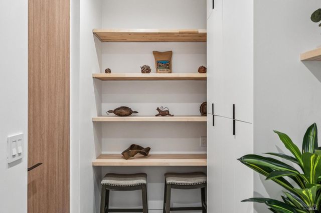 93 Magnolia Ave, Larkspur, CA 94939