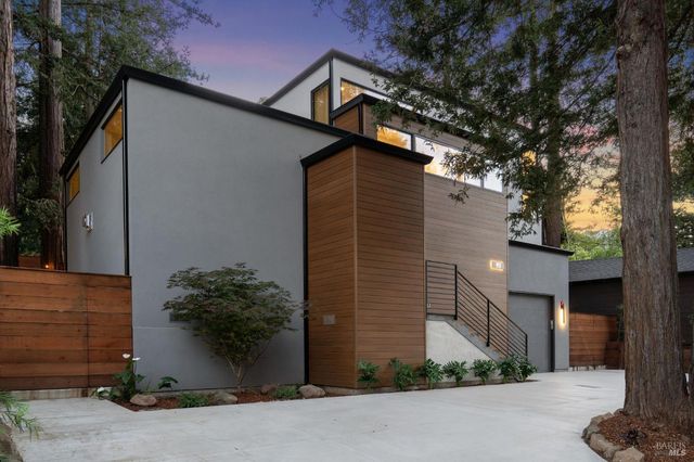 93 Magnolia Ave, Larkspur, CA 94939