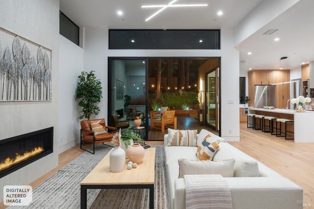 93 Magnolia Ave, Larkspur, CA 94939